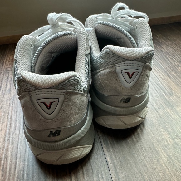 New Balance - 990v5 Running Shoes - Picture 3 of 6